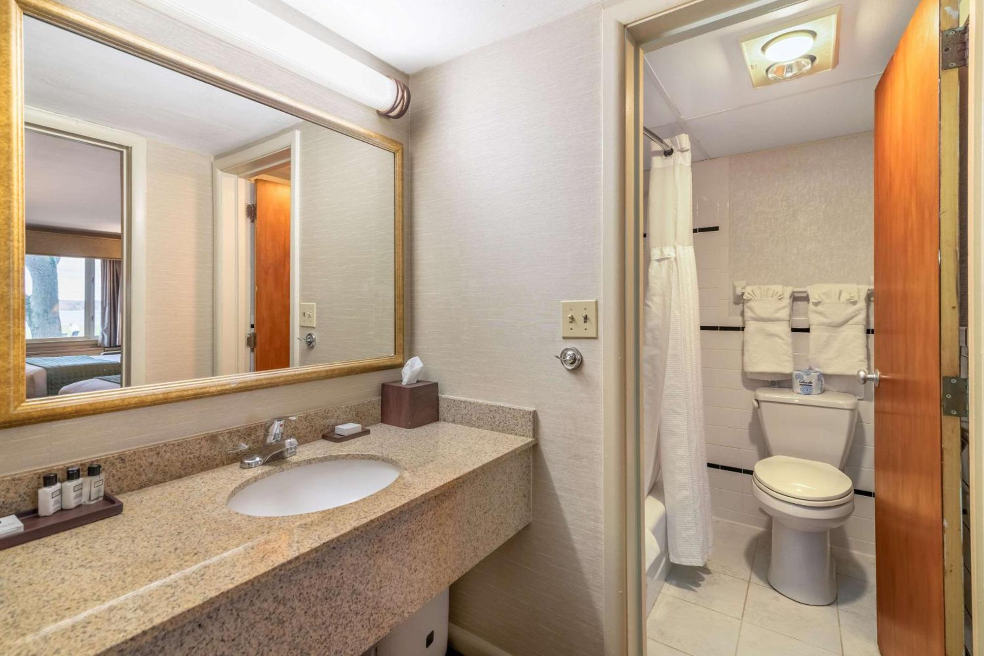 The Inn At Gran View Ogdensburg, Ascend Hotel Collection Экстерьер фото
